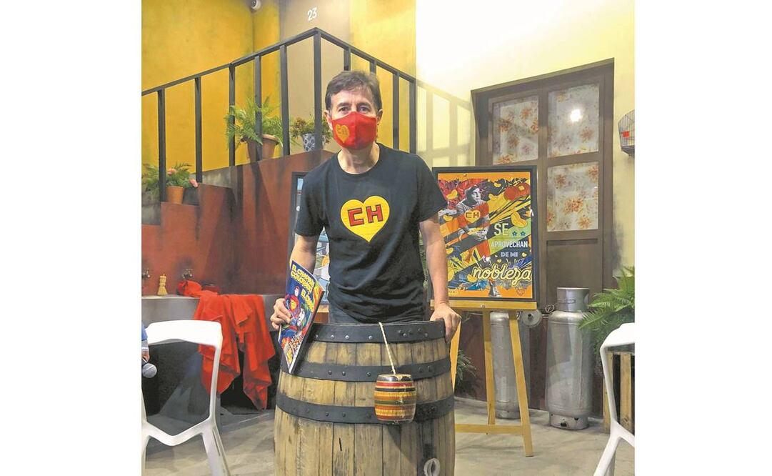 Presentó un álbum de estampas del El Chapulín y El Chavo del 8. Foto: NICOLE TREJO. EL UNIVERSAL