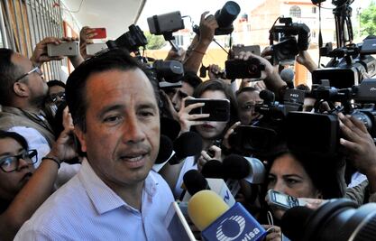 Exfiscal de Veracruz escondió más de 100 carpetas de investigación: Cuitláhuac García