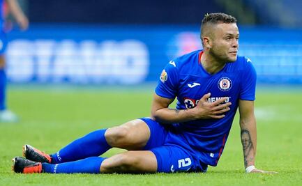 En Cruz Azul hacen de todo para esconder al "Cabecita" Rodríguez