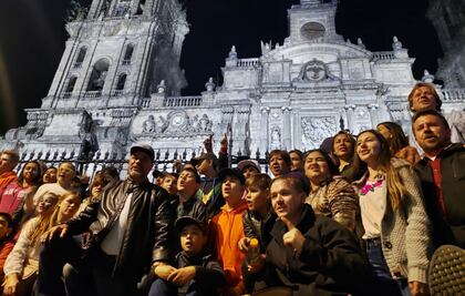 Previo a caminata a Palacio Nacional, familia LeBarón dormirá en el Zócalo