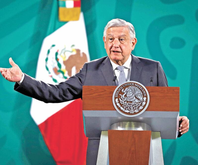 El presidente Andrés Manuel López Obrador pidió que las marchas del próximo 8 de marzo se lleven a cabo de manera pacífica, pues aseguró que están garantizados los derechos de manifestación y expresión. Foto: DIEGO SIMÓN. EL U NIVERSAL