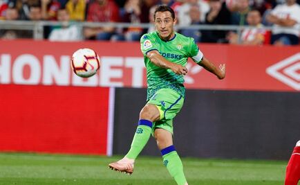 Afición del Betis presume el cariño a Andrés Guardado 