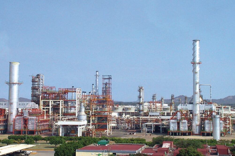 Contratiempo. El pasado 14 de junio, la planta sufrió un incendio, por lo que dejó de producir durante julio. Foto: ARCHIVO EL UNIVERSAL