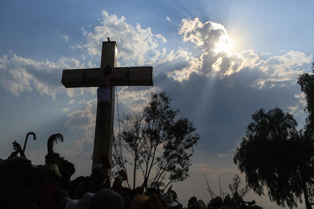 Más de dos millones de personas acudieron a las celebraciones de Semana Santa en Iztapalapa. Reportan saldo blanco. (FOTO: Gabriel Pano)