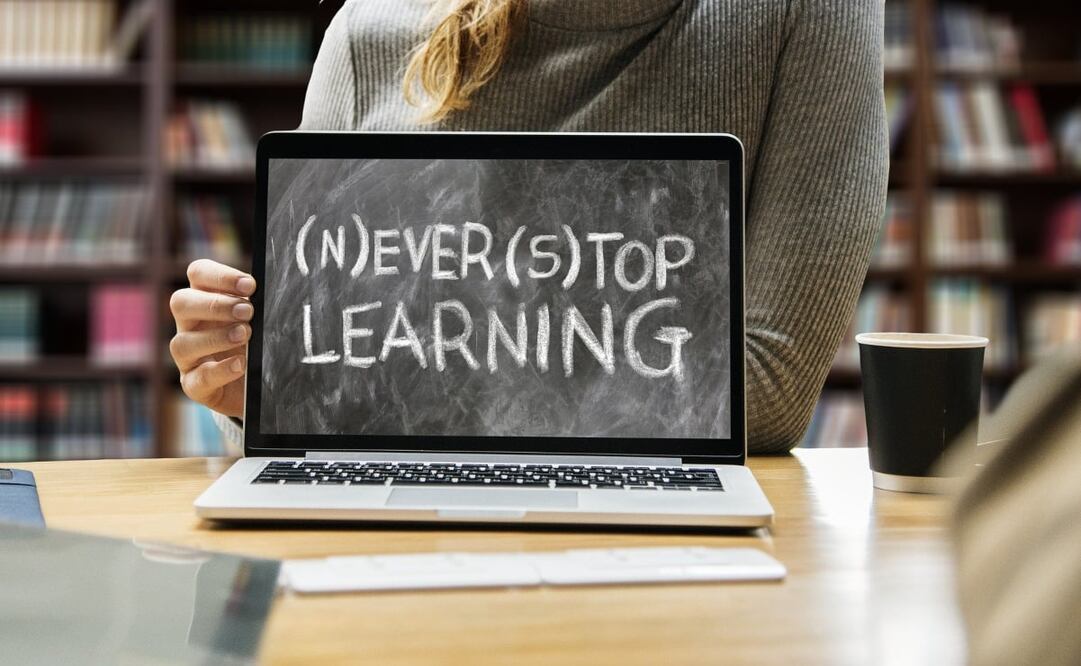 El curso de robótica es el indicado para aquellos que quieren aprender a armar un robot y controlarlo con su teléfono móvil