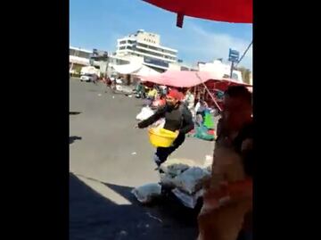 VIDEO: “¡Vámonos! ¡Córrele! Hay hasta granadas”; reportan balacera en tianguis de Cuautitlán Izcalli