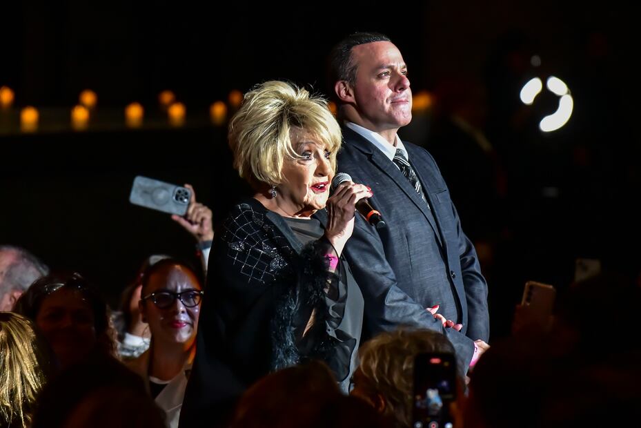 Anel Noreña,exesposa de José José y su hijo José Joel, estuvieron presentes en el homenaje. Foto: OCESA/CESAR VICUÑA