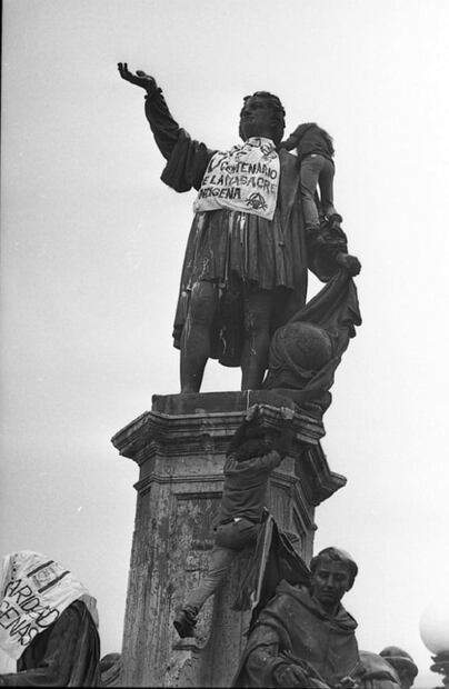 El día que quisieron derrocar la estatua de Cristóbal Colón 