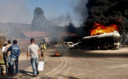 Se incendia pipa de combustible en la carretera Morelia-Quiroga