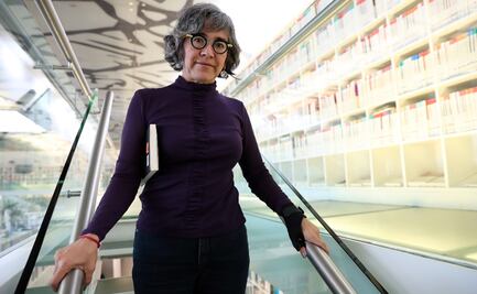 La escritora mexicana Cristina Rivera Garza recibe premio José Donoso 2021