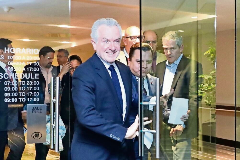 Santiago Creel, coordinador de elecciones del PAN, dijo que la labor de Miguel Ángel Mancera será apoyar en la difusión de qué es un gobierno de coalición (LUCÍA GODÍNEZ. EL UNIVERSAL)