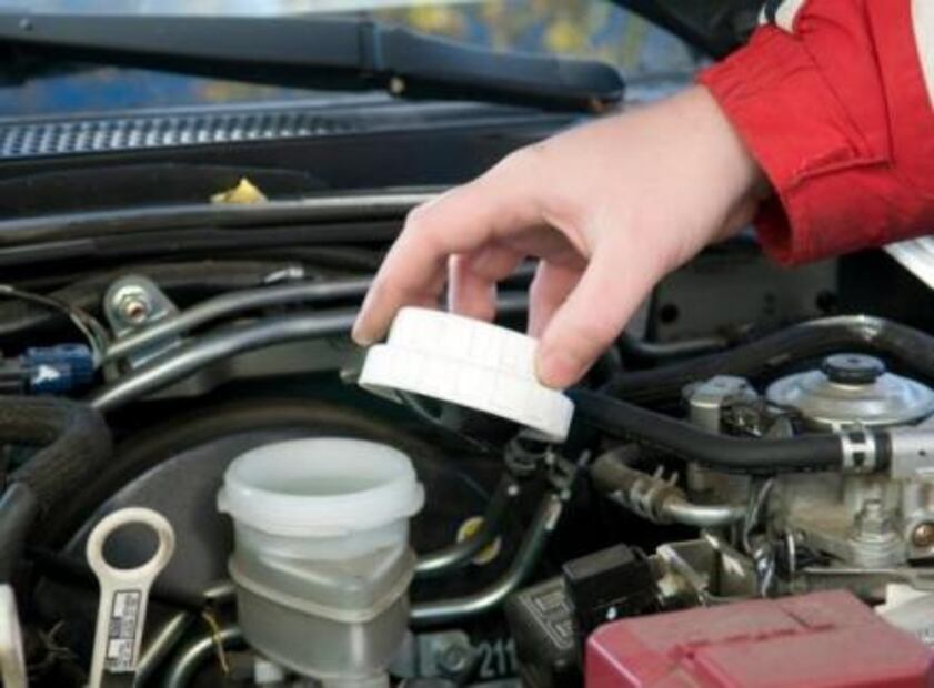 Revisiones que deberías hacer constantemente a tu coche