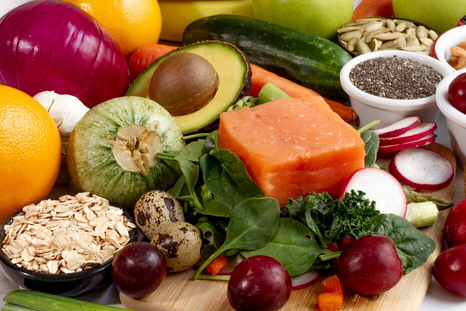 Alimentos con efecto inflamatorio pueden agravar enfermedades crónicas si se consumen con frecuencia. Foto: Freepik