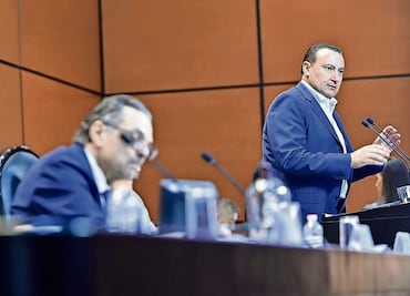Debaten Diputado Tontín y el Director Trampitas