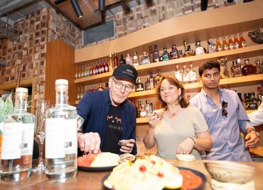 El actor Bryan Cranston, protagonista de Breaking Bad, visita el Pabellón de México en Dubai
