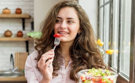 3 puntos claves en la dieta de las mujeres durante la menopausia, según experta en nutrición