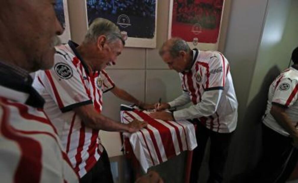 “Campeonísimos” reciben homenaje en Guadalajara