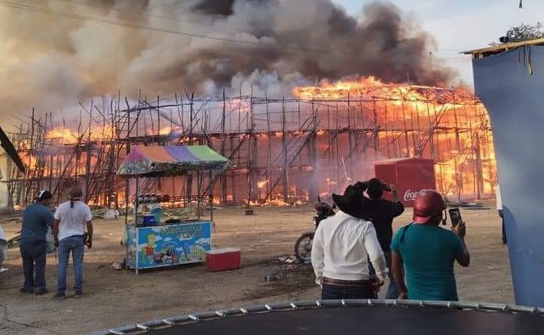 El incendio ocurrió la tarde de este domingo cuando estaba por iniciar su primera corrida de la feria 2024. Foto: especial