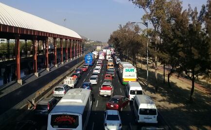 Grupo de manifestantes bloquea Calzada Zaragoza