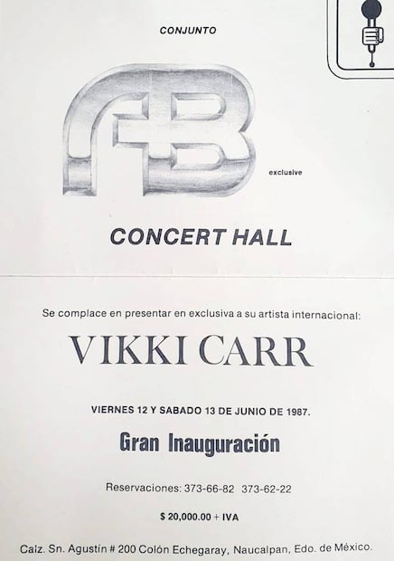 Anuncio que recuerda la participación de la cantante texana Vikki Carr, madrina del Centro de espectáculos en 1987. Cortesía Andrés Puentes.