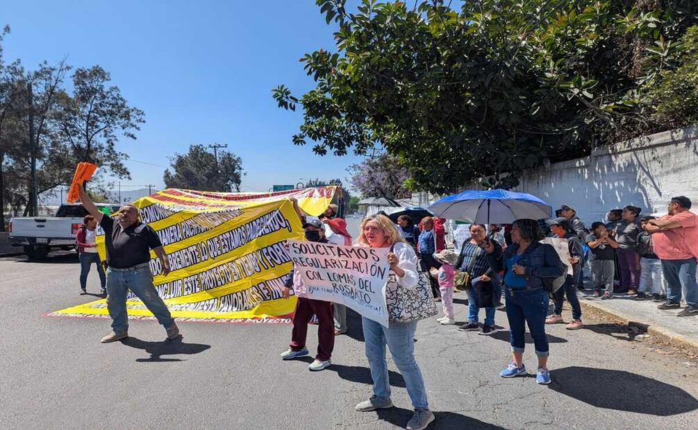 El bloqueo ocurre en la México-Querétaro a la altura de la empresa automotriz Ford. Foto: Especial