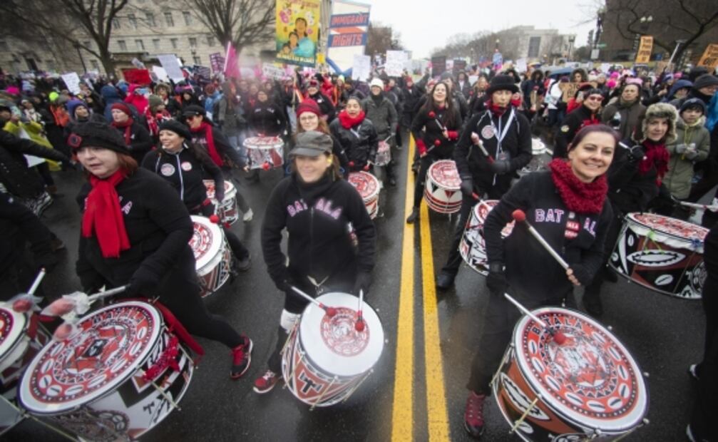 Realizan el performance "Un violador en tu camino" en Marcha de Mujeres contra Trump en EU