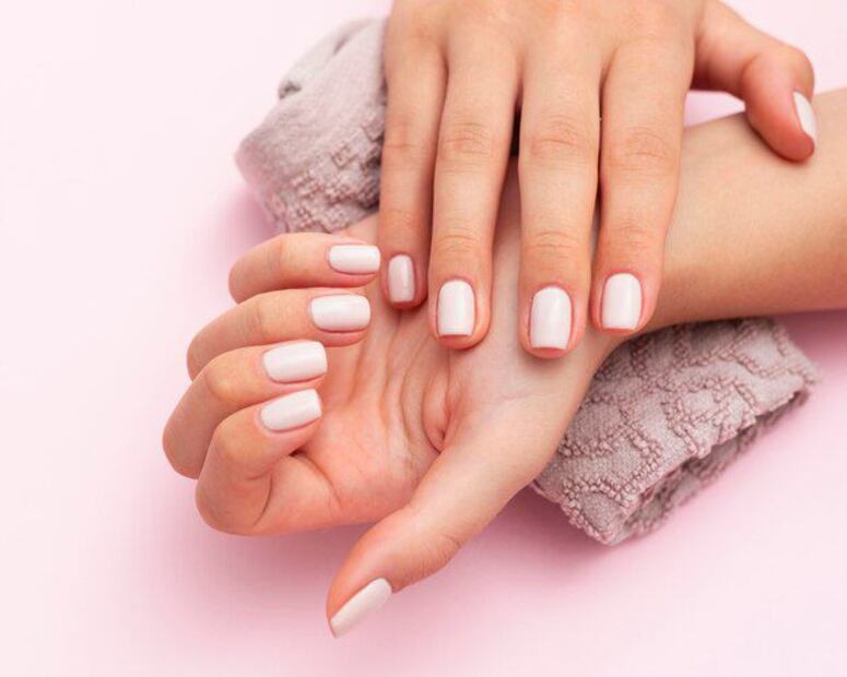 Tendencias de uñas para 2024. Fuente: Freepik.