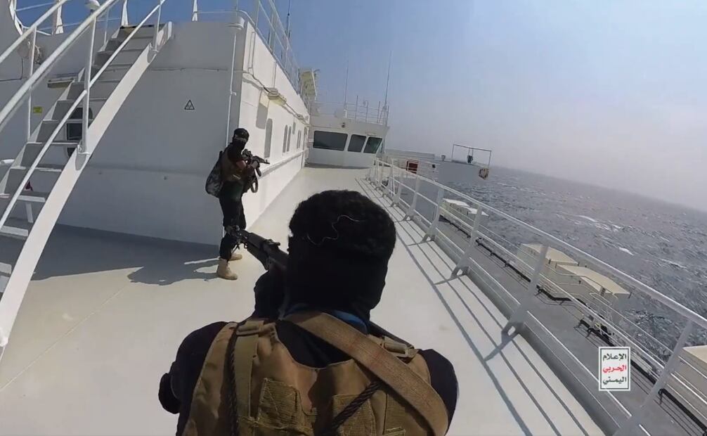 Ataque de los hutíes a navío israelí. Foto: Captura video