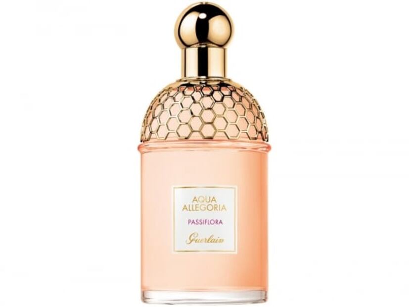 10 perfumes de mujer para regalar en Navidad