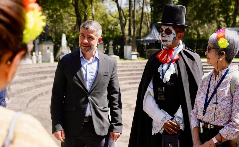 El alcalde de Miguel Hidalgo manifestó que integrantes de la Subdirección de Mercados y Vía Pública supervisarán los permisos temporales de la “Romería de Día de Muertos”
Foto: Especial.