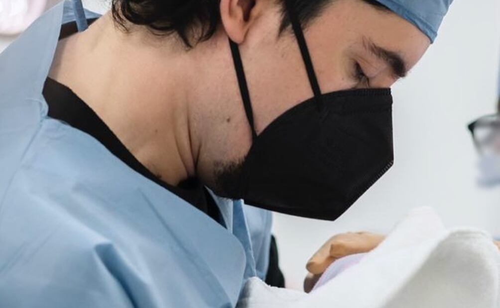 Alex Fernández se convirtió en padre por segunda ocasión a los 30 años.
Foto: Instagram