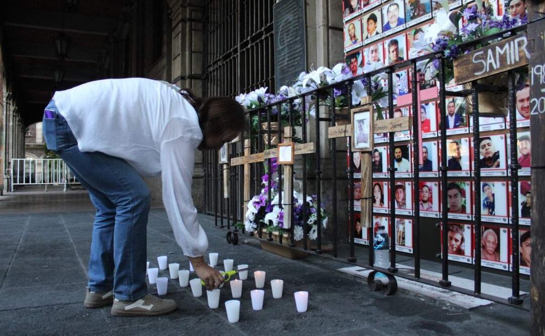 Integrantes de la sociedad civil encienden veladoras en memoria de las víctimas de feminicidio en Morelos (05/04/2025). Foto: Especial