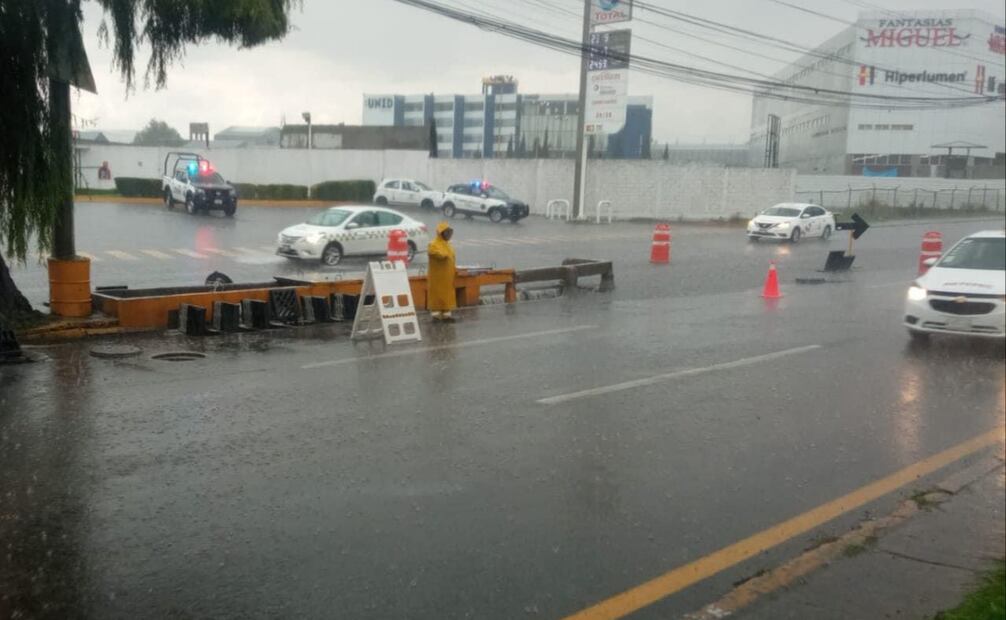 Metepec sufre inundaciones tras fuerte tormenta en Toluca. Foto: Especial