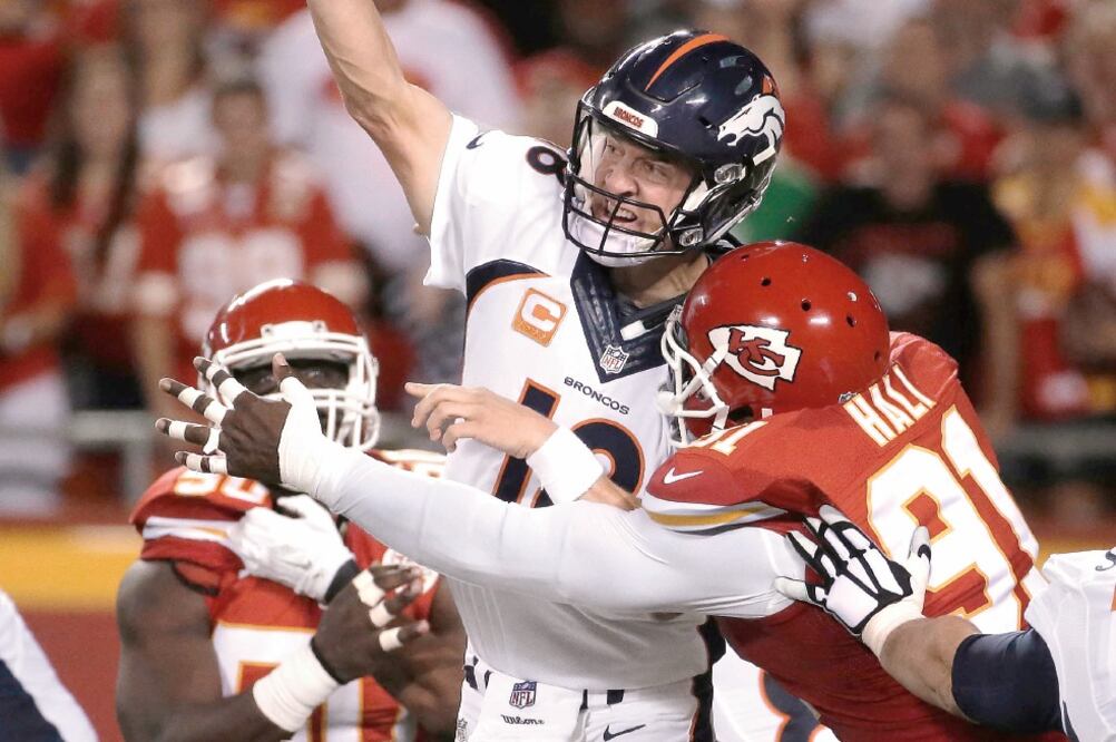 Peyton Manning ahora tiene marca de 14-1 ante los Chiefs (CHARLIE RIEDEL. AP)