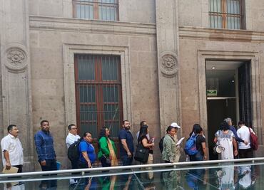 AMLO concluye reunión con mandatarios estatales y dirigentes de la CNTE