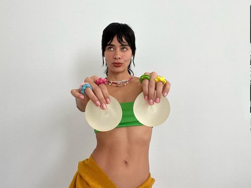 Esmeralda Pimentel se explantó los implantes mamarios hace un año, tras conocer que padería la enfermedad que causa esa cirugía estética.
Foto: Instagram