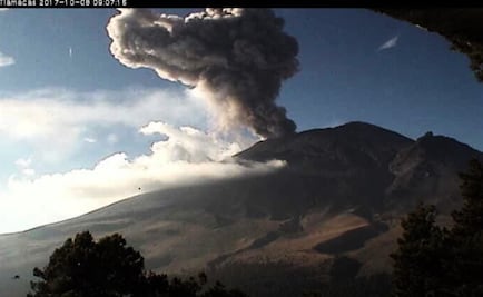 Volcán Popocatépetl lanza fumarola de 2 mil metros