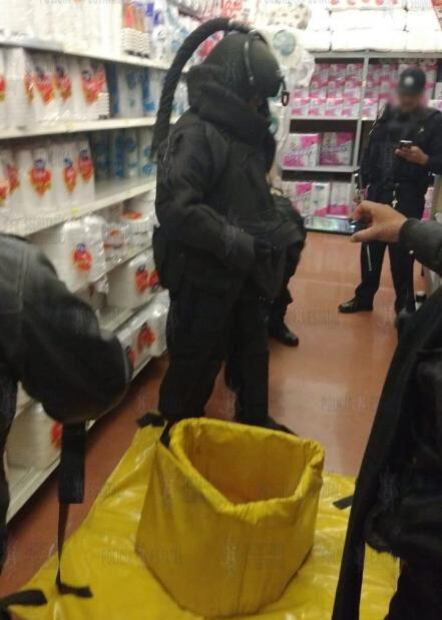 Detectan presunto artefacto explosivo en tienda Walmart de Plaza Aragón