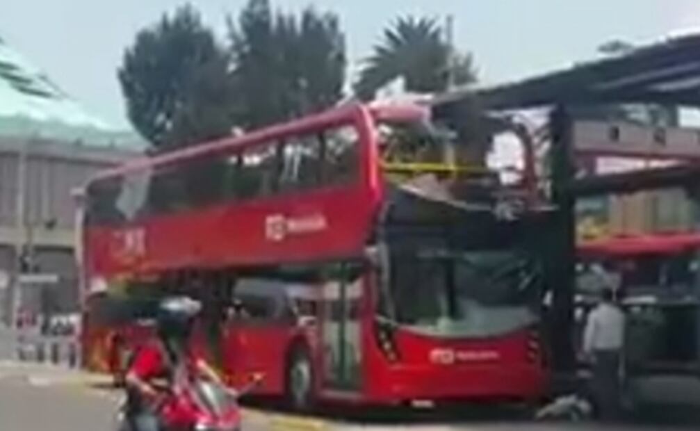 En Reforma, la Villa y Tenayuca. Recuento de algunos choques del Metrobús en la CDMX