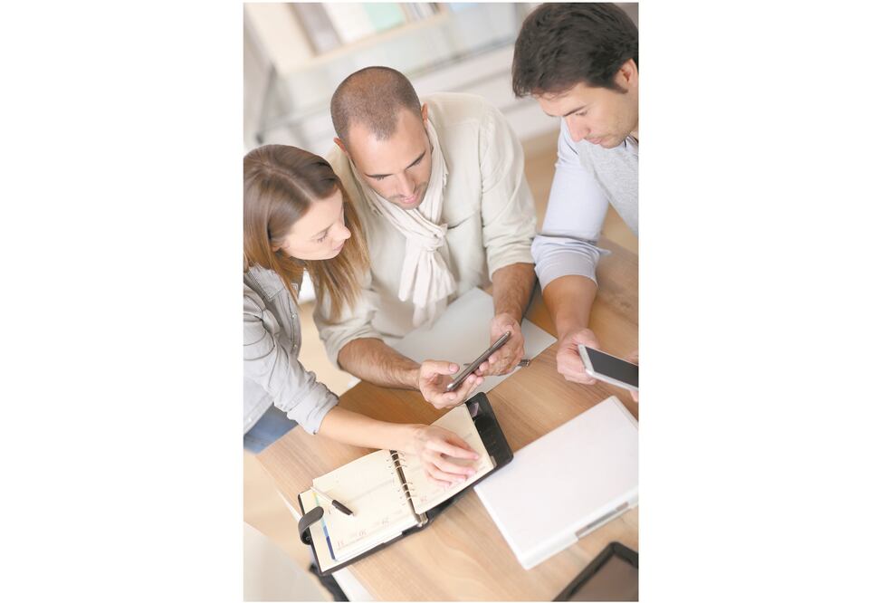 Planeada o al azar, la sucesión llegará