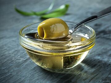 Qué le pasa al cuerpo si tomas aceite de oliva en ayunas
