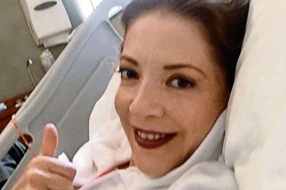 “¡Hola a toda mi fan-milia! ¡Estoy fuerte, llena de vida y trabajando! Agradezco el interés por mi salud. ¡Todo mi cariño y amor! EDITH GONZÁLEZ Actriz (INSTAGRAM)