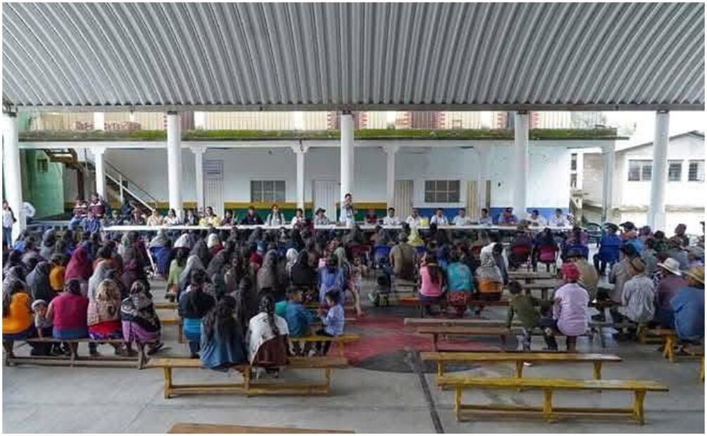 Detienen a funcionarios municipales en San Pedro Ocotepec Mixe, Oaxaca (9/01/20259. Foto: Especial