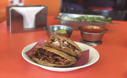 Las imperdibles gorditas de pastor y carnitas en Avenida Revolución