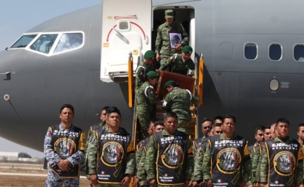 ¡Bienvenidos! Llegan al AIFA rescatistas y binomios caninos, tras misión de rescate en Turquía 
