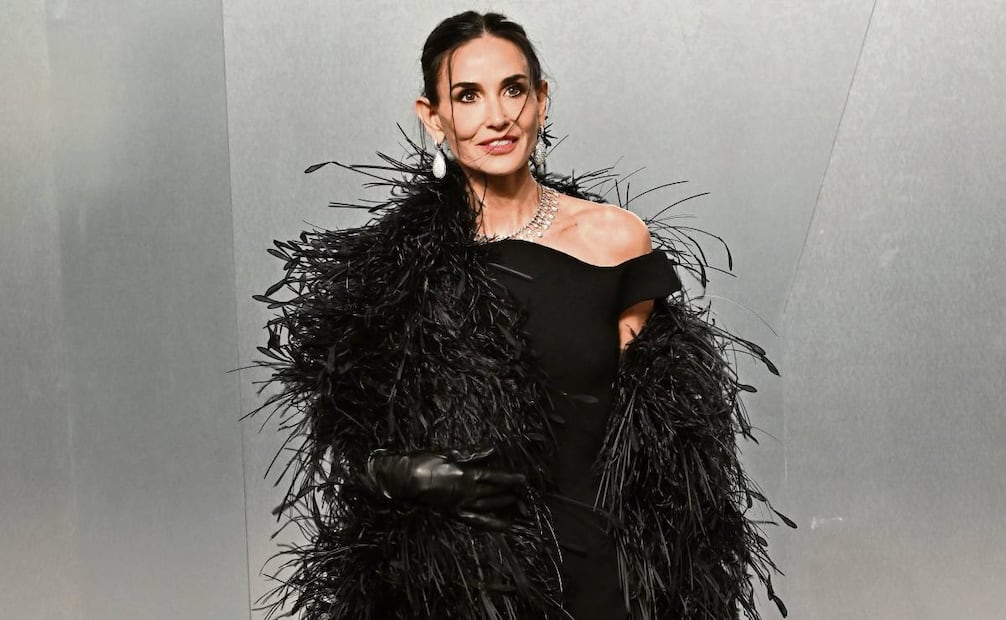 Tras haber entregado un premio, Demi Moore se divirtió en la tradicional fiesta de Vanity Fair. Foto: AP