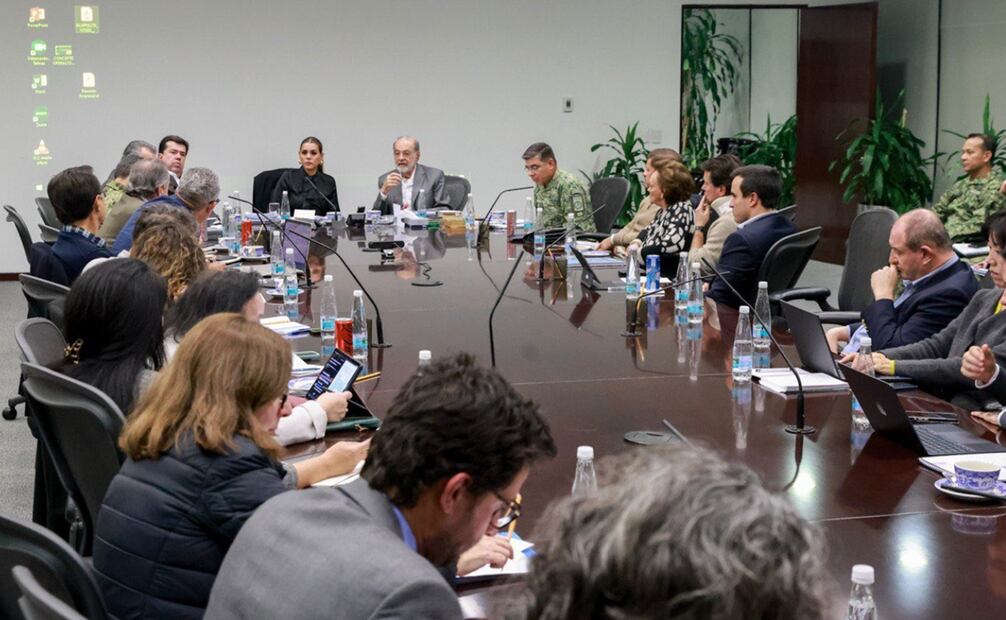 La gobernadora de Guerrero se reunió con empresarios para la reactivación de Acapulco. Foto X @EvelynSalgadoP