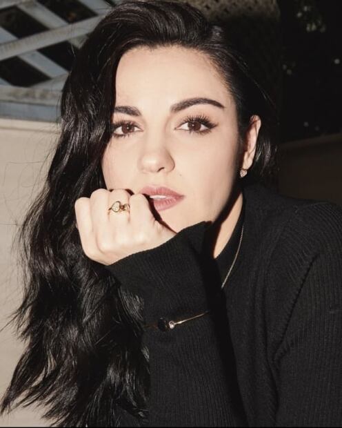 Maite Perroni sorprende con look rastas tras anunciar su embarazo