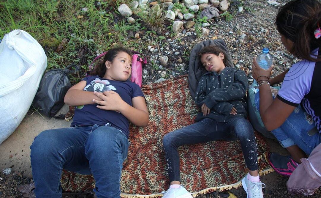 A pesar de que varios menores de edad de la caravana padecen tos, gripa y diarrea, el contingente continúa su camino. Foto: María de Jesús Peters/ EL UNIVERSAL.