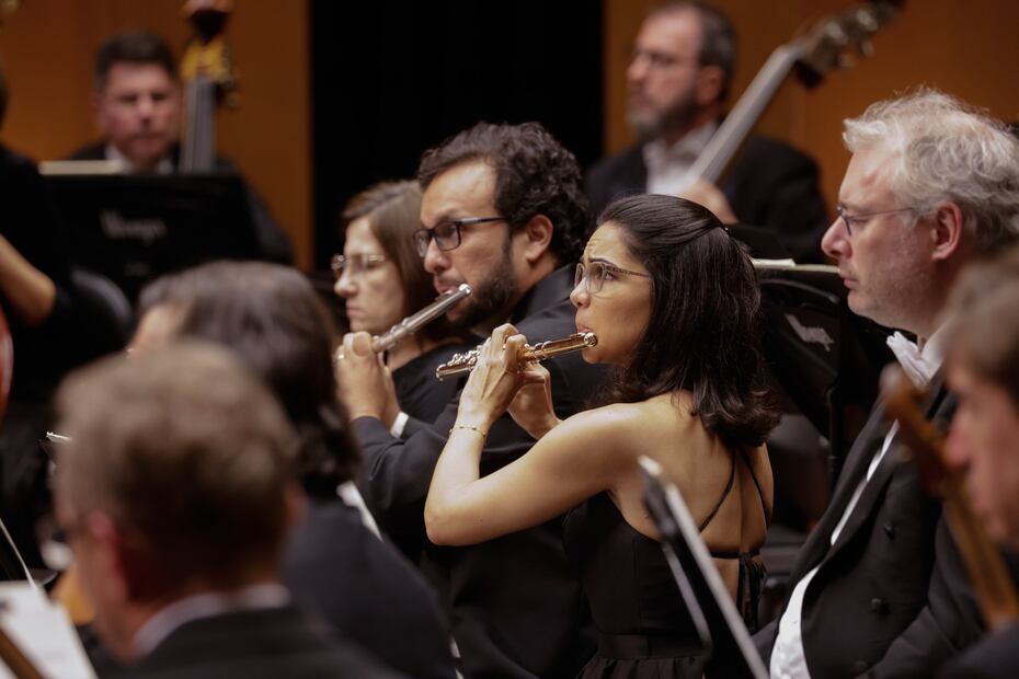 En escena la Orquesta Filarmónica de Bogotá dirigida por Roger Díaz-Cajamarca. Crédito:  X de la  Orquesta Filarmónica de Bogotá
